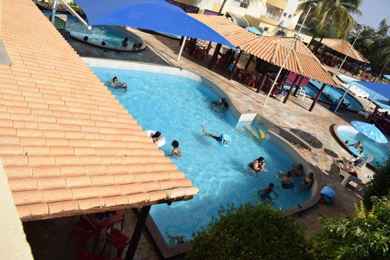 Apartamento Flat Temporada Perto Singapura Shopping Com 7 Piscinas, Bar Molhado, Restaurante - A 3 Min Centro De Caldas Novas! Caldas Novas